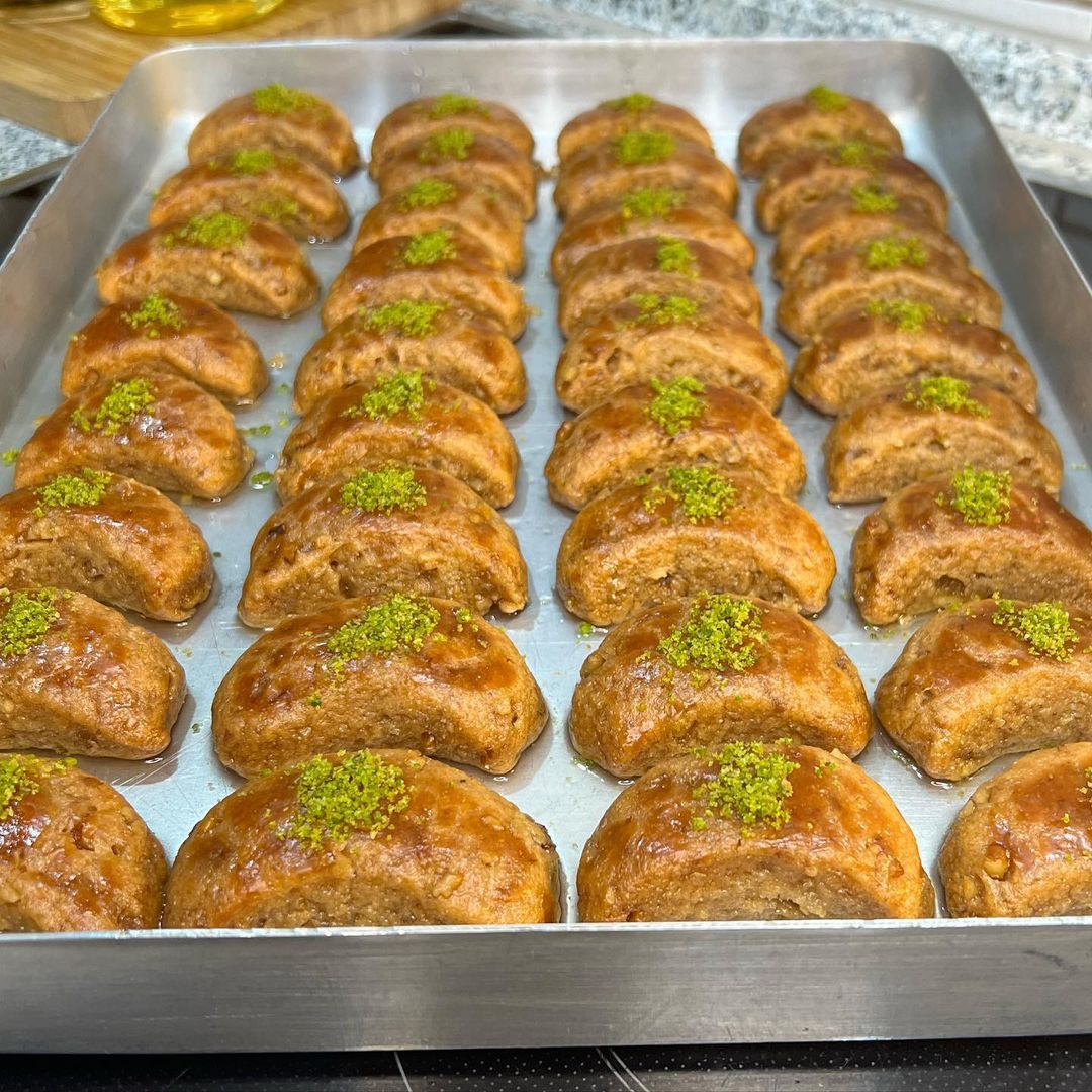 Cevizli Ay Pare Tatlısı