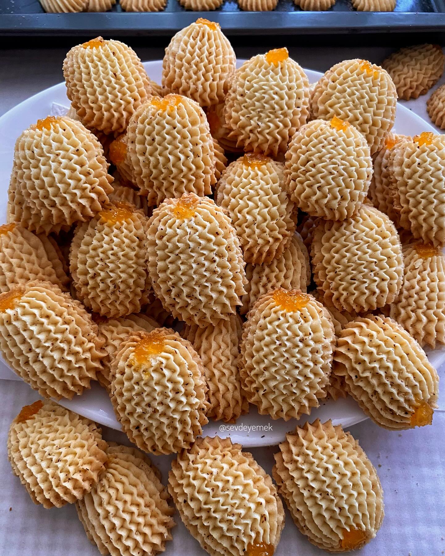Vanilyalı Kurabiye (Yaklaşık 12–13 adet)