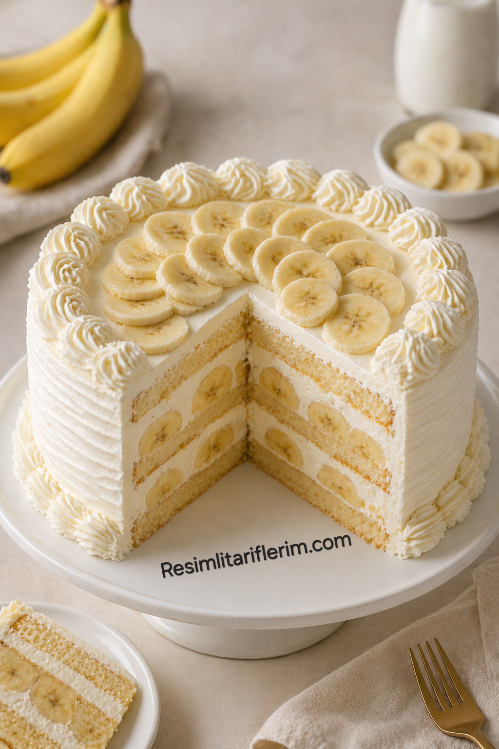 Kremalı Muzlu Katlı Pasta